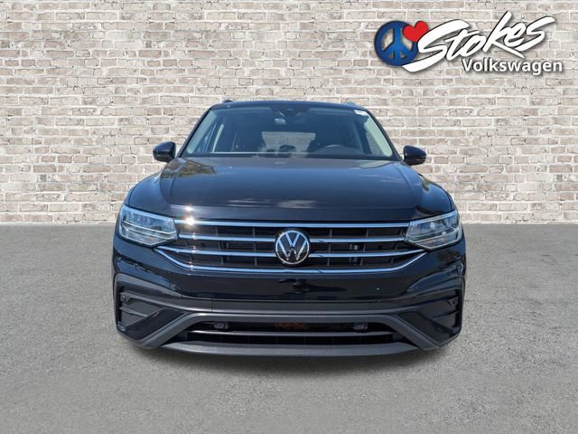 Certified 2023 Volkswagen Tiguan SE w/ Panoramic Sunroof Package FWD image 9