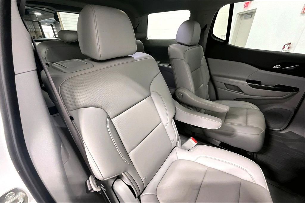Used 2022 GMC Acadia SLT w/ Preferred Package FWD image 29