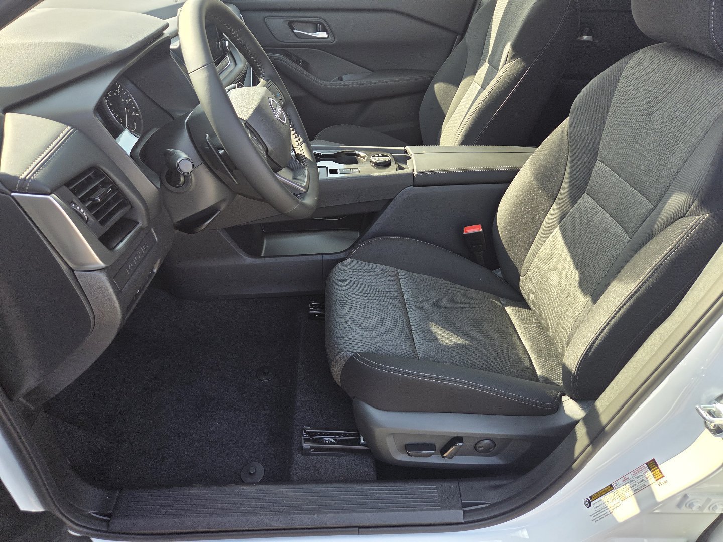 New 2027 Nissan Rogue SV AWD/4WD image 24
