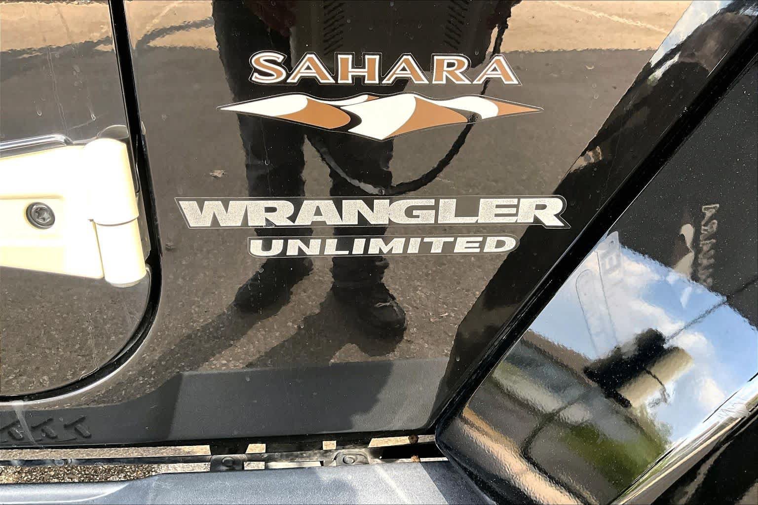 Used 2017 Jeep Wrangler Unlimited Sahara AWD/4WD image 10