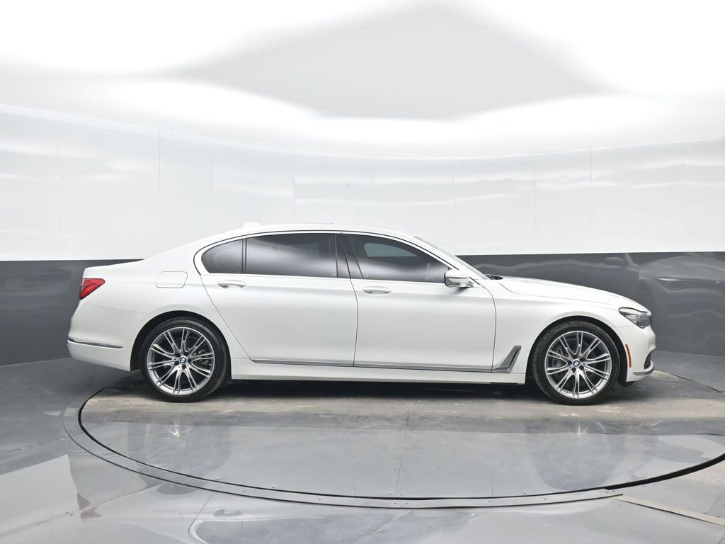 Used 2019 BMW 740i w/ Executive Package RWD image 7