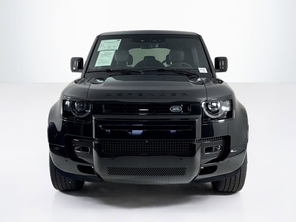 Used 2025 Land Rover Defender 110 V8 AWD/4WD image 8