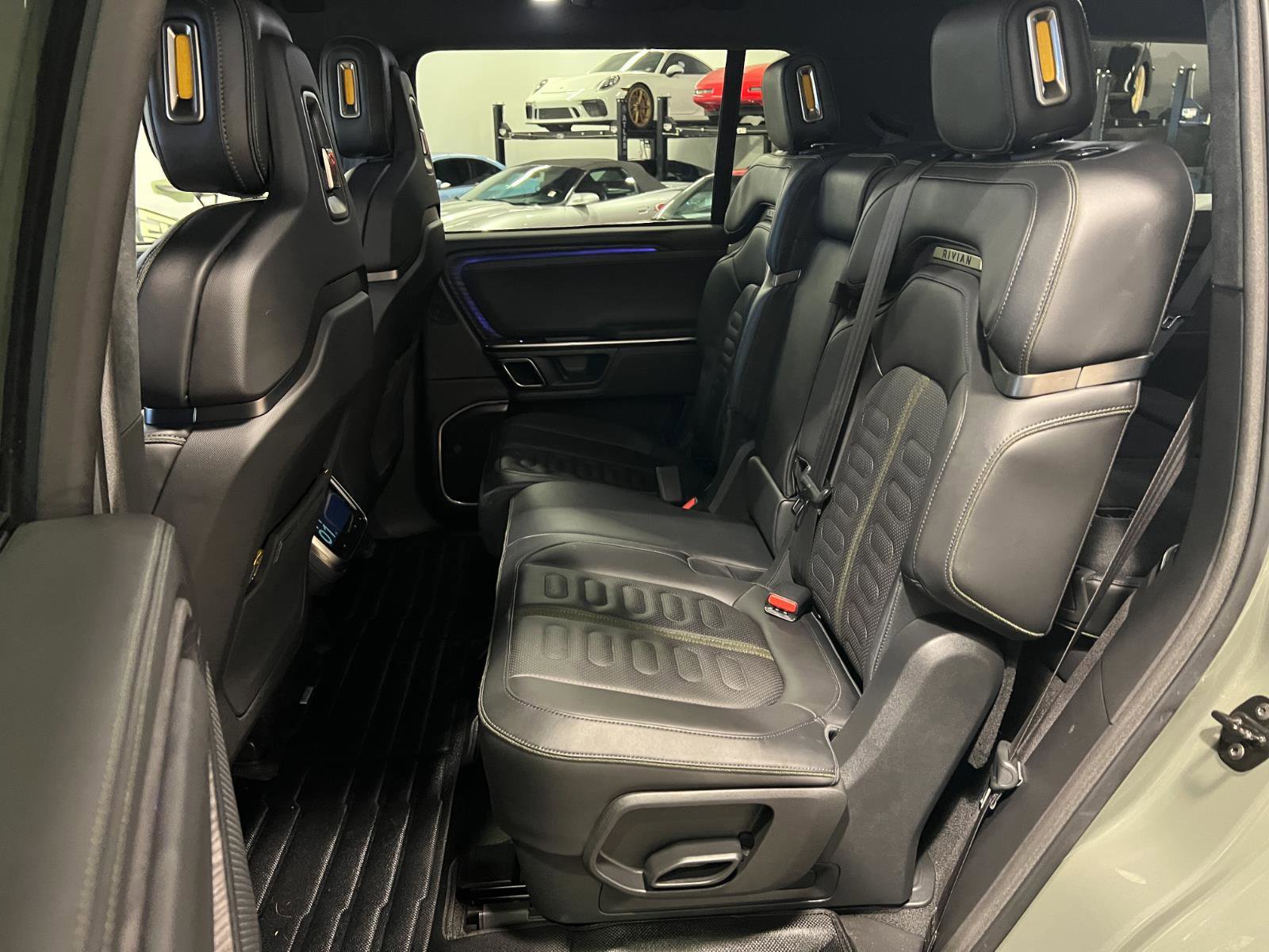 Used 2023 Rivian R1S Launch Edition image 25