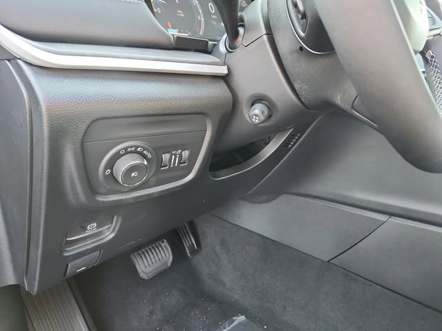 New 2025 Jeep Grand Cherokee L Limited w/ Luxury Tech Group II image 27