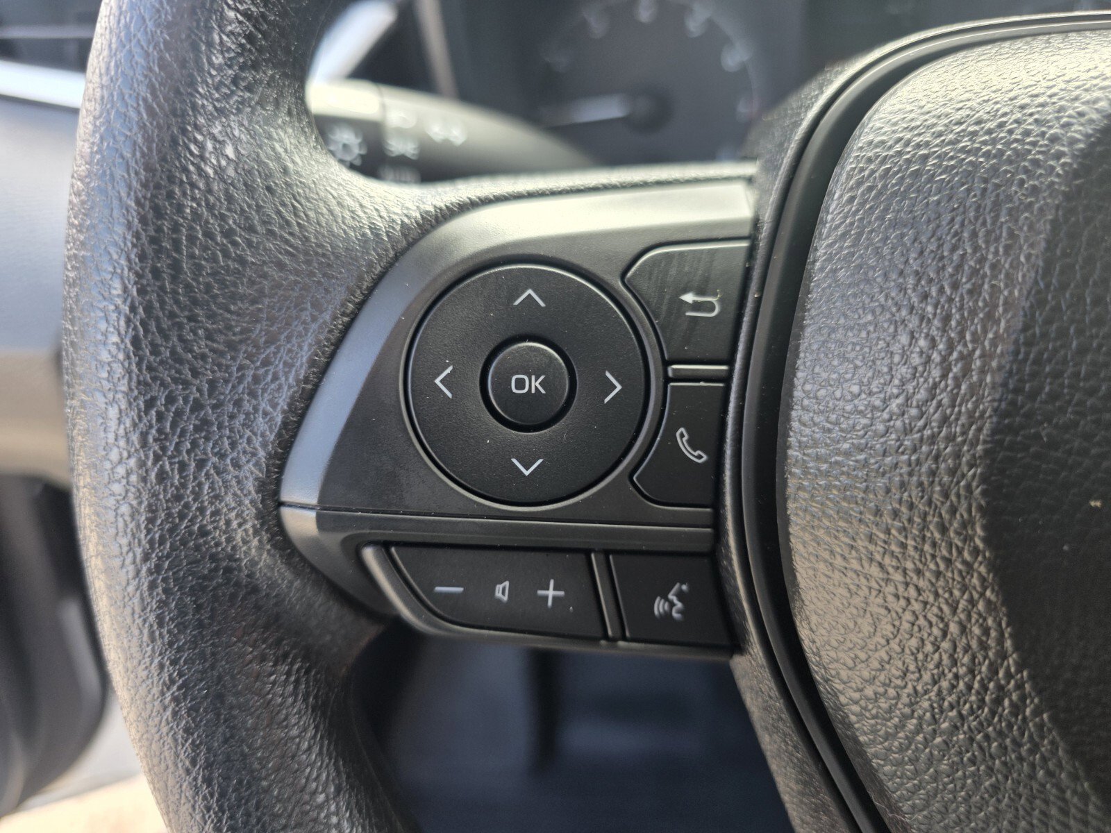 Used 2025 Toyota Corolla LE FWD image 23