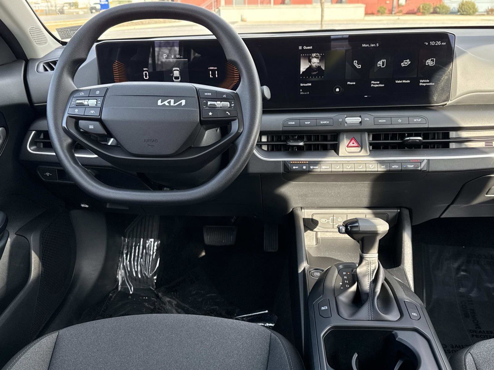 Used 2025 Kia K4 LXS image 2