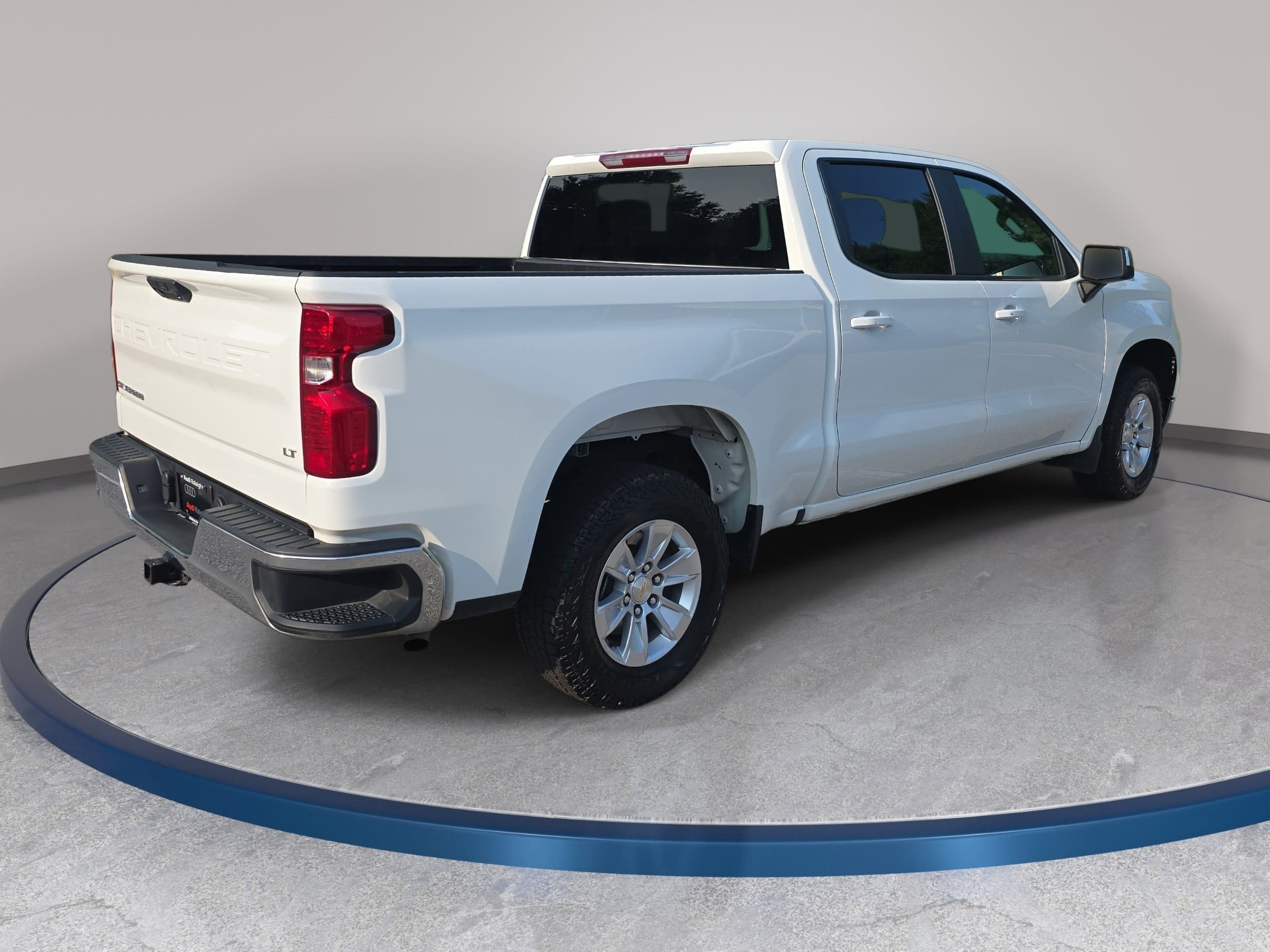 Used 2025 Chevrolet Silverado 1500 LT RWD image 6