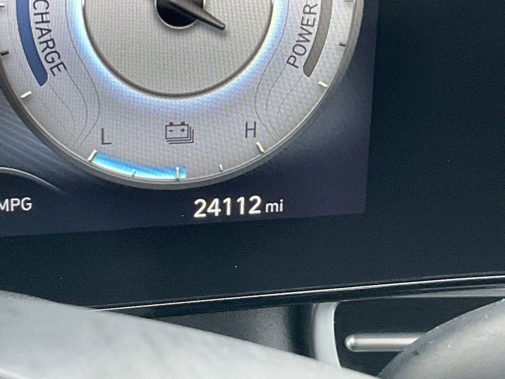 Used 2023 Hyundai Elantra Limited image 5