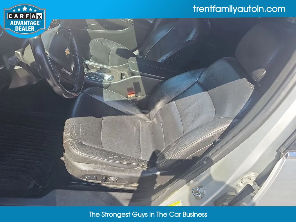 Used 2017 Chevrolet Malibu LT w/ Leather Package image 32