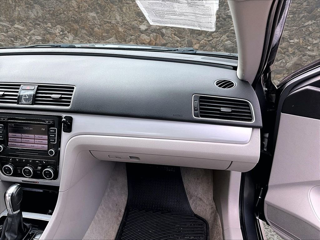 Used 2012 Volkswagen Passat 2.5 SE image 12