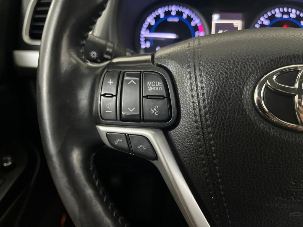 Used 2019 Toyota Highlander Limited AWD/4WD image 61