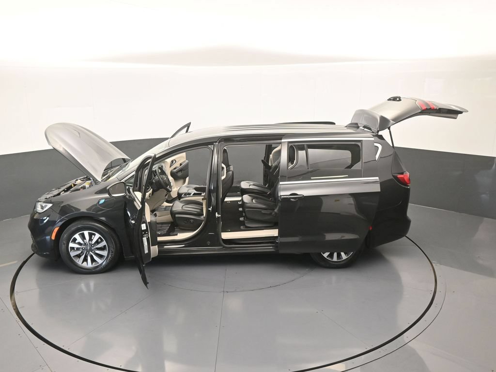 Used 2023 Chrysler Pacifica Touring-L FWD image 65