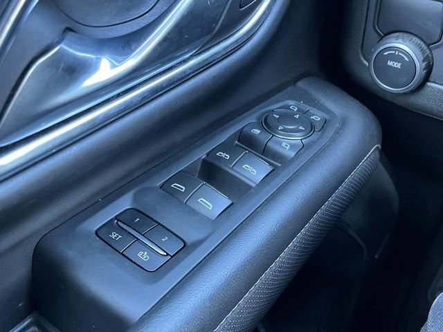 Used 2023 Chevrolet Suburban Premier image 34