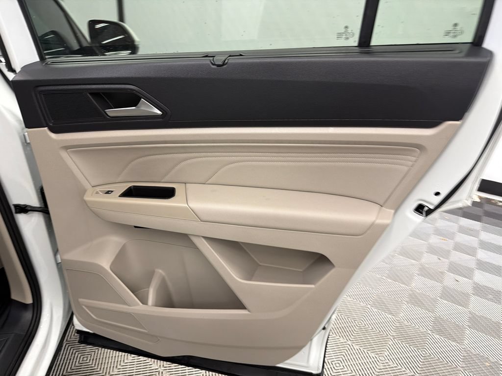 Used 2021 Volkswagen Atlas SE FWD image 17