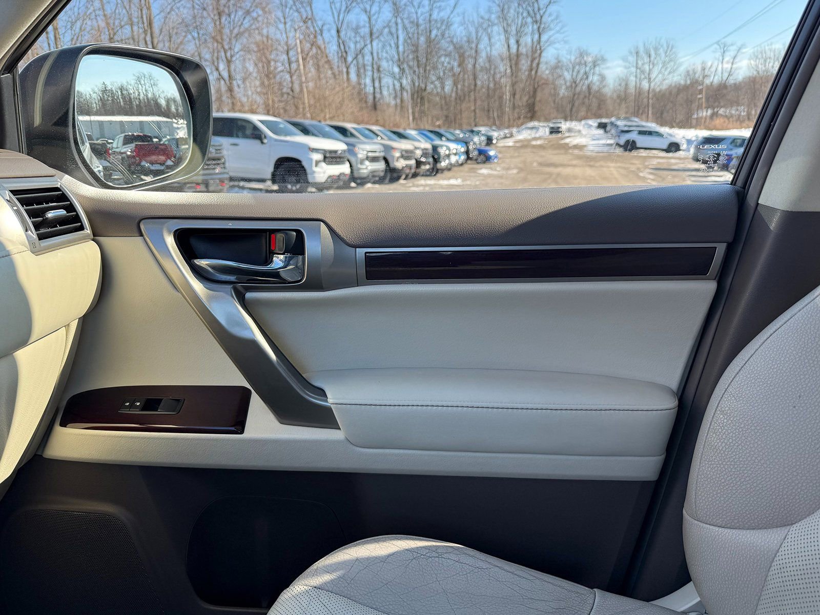 Used 2017 Lexus GX 460 image 38