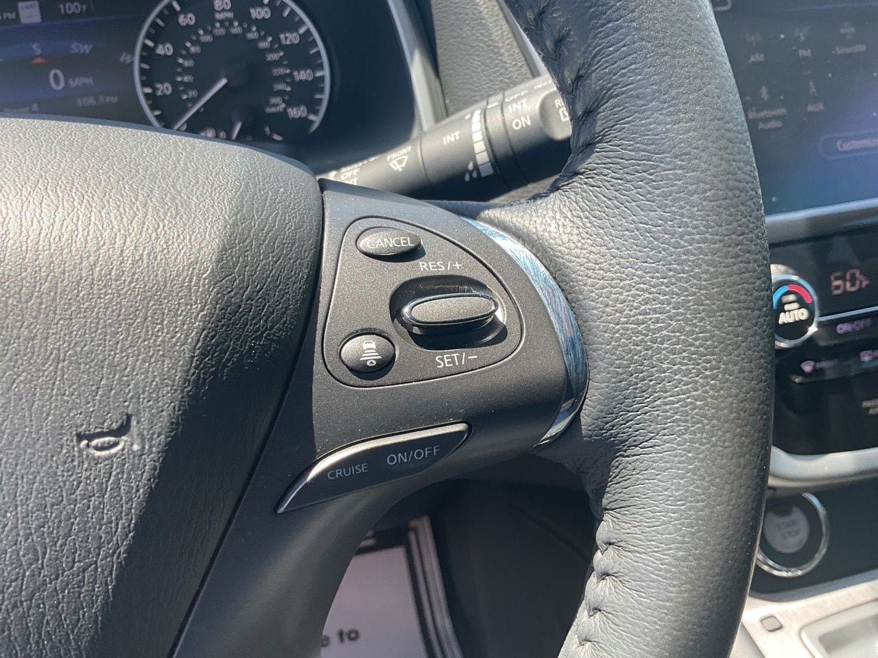 Used 2024 Nissan Murano SL FWD image 25