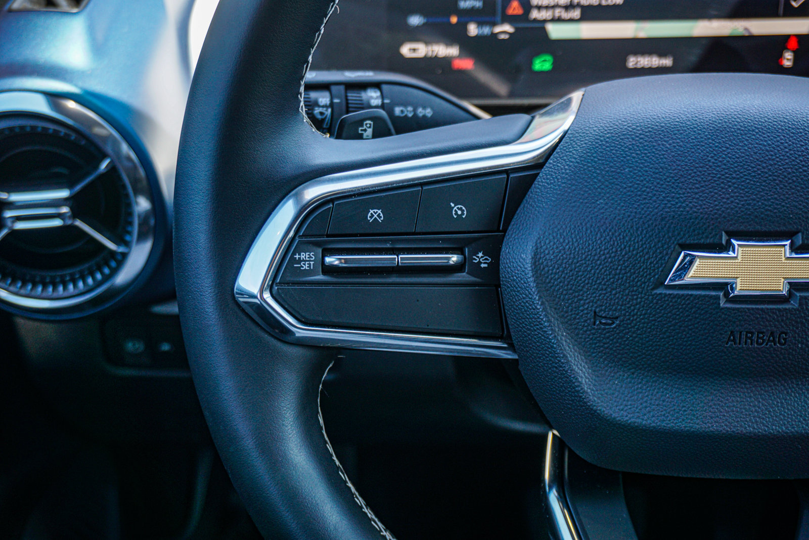 New 2026 Chevrolet Equinox EV LT FWD image 25