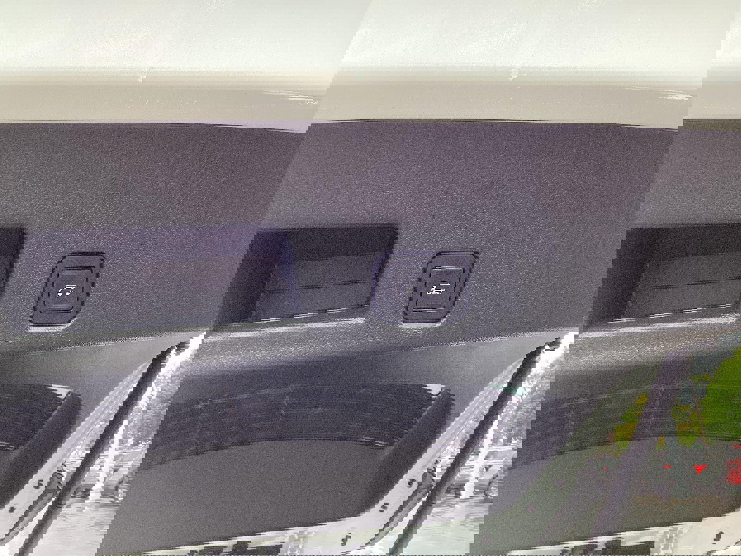 Used 2025 Chevrolet Traverse LT image 16