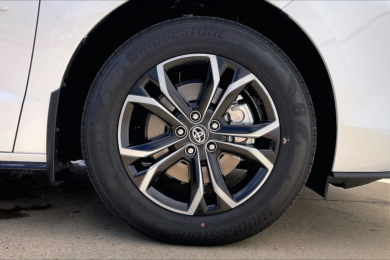 New 2026 Toyota Sienna Platinum AWD/4WD image 15