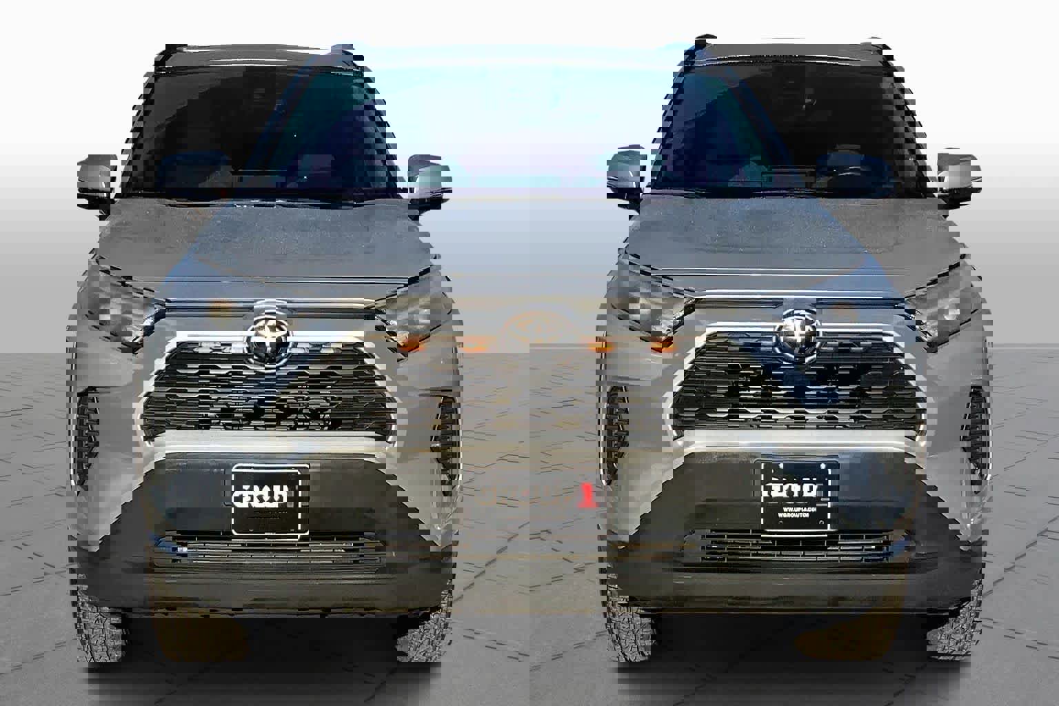 Used 2024 Toyota RAV4 XLE w/ Convenience Package image 4