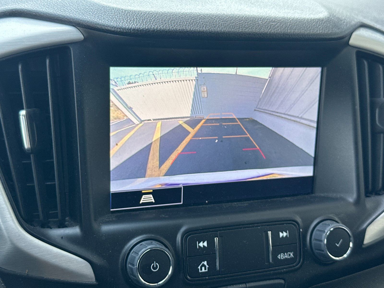 Used 2024 GMC Terrain SLT FWD image 18