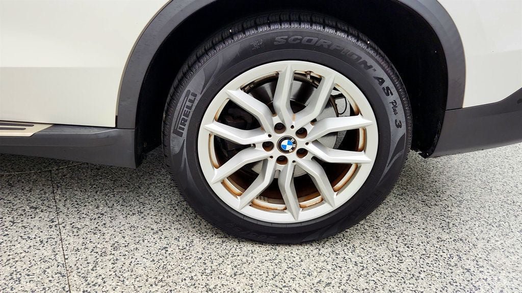 Used 2021 BMW X5 xDrive40i w/ Convenience Package AWD/4WD image 9