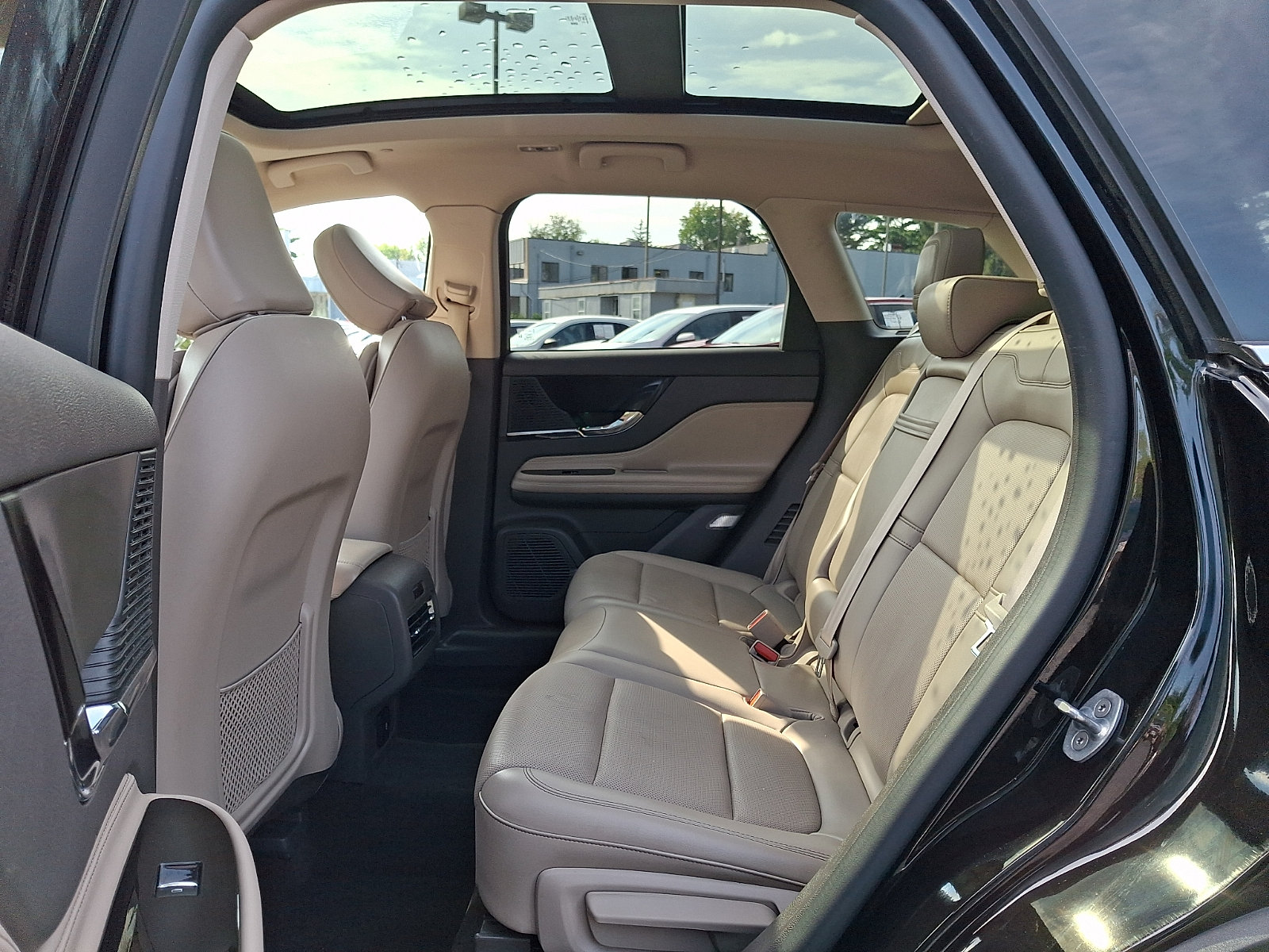 Used 2022 Lincoln Corsair AWD w/ Premium Package image 10