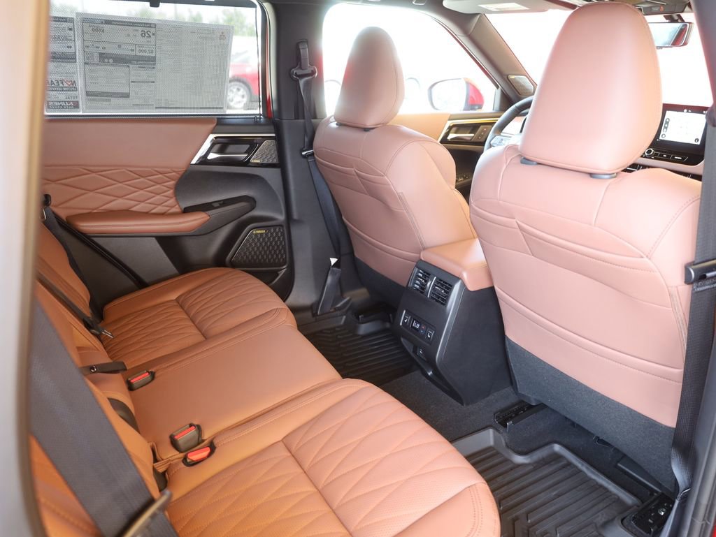 New 2025 Mitsubishi Outlander SEL image 19