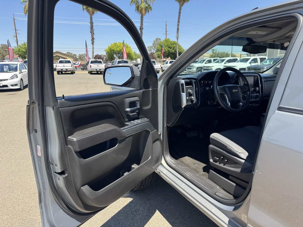 Used 2017 Chevrolet Silverado 1500 LT w/ High Desert Package AWD/4WD image 23