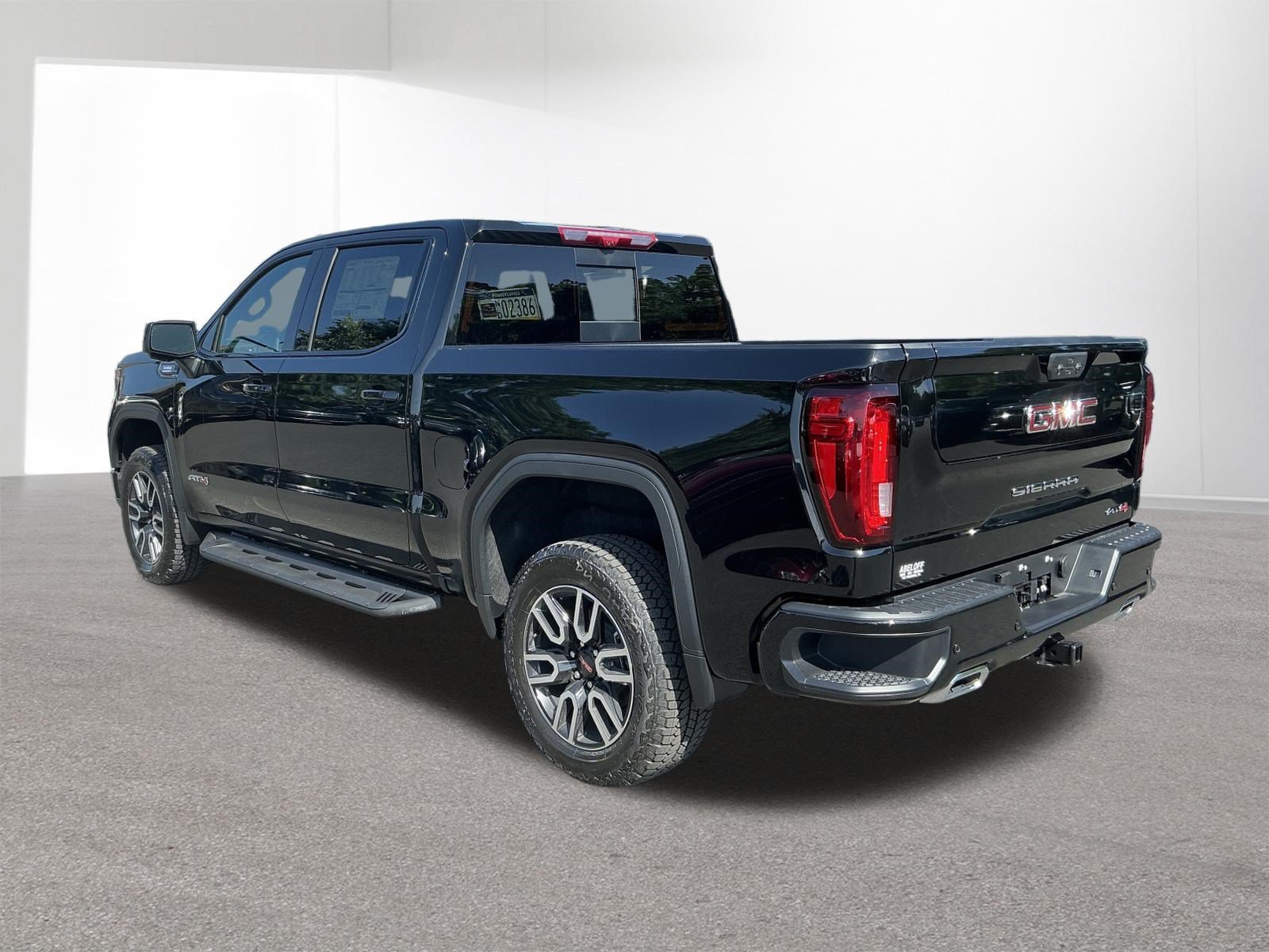 New 2026 GMC Sierra 1500 AT4 w/ AT4 Premium Package AWD/4WD image 8
