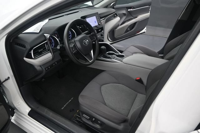 Used 2022 Toyota Camry LE FWD image 6