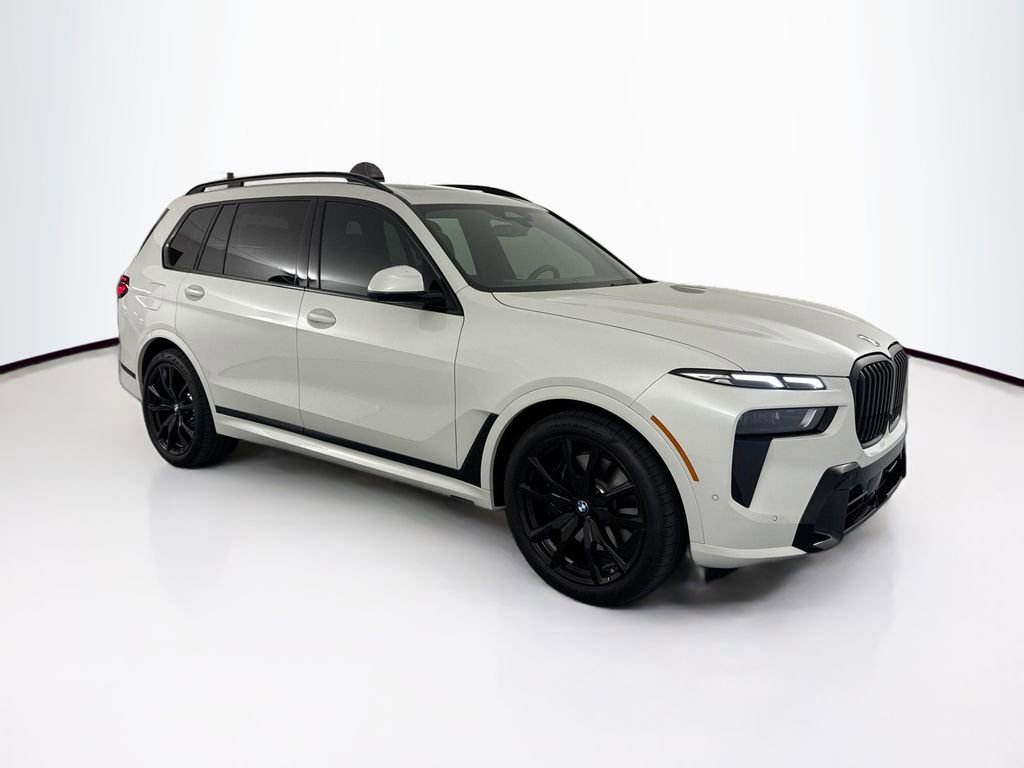 Used 2026 BMW X7 xDrive40i w/ M Sport Package image 3