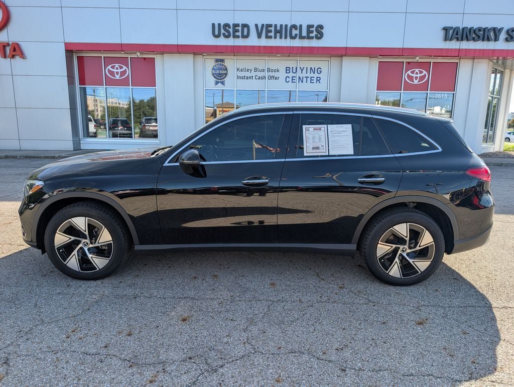 Used 2024 Mercedes-Benz GLC 300 4MATIC image 4