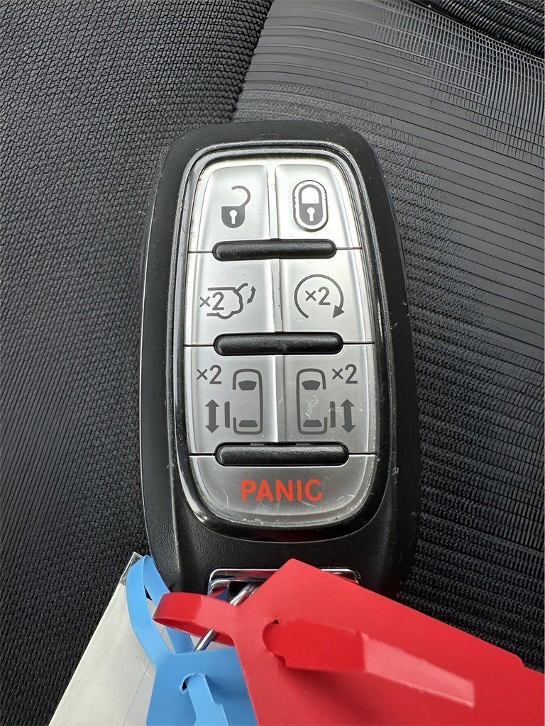 Used 2023 Chrysler Voyager LX image 30