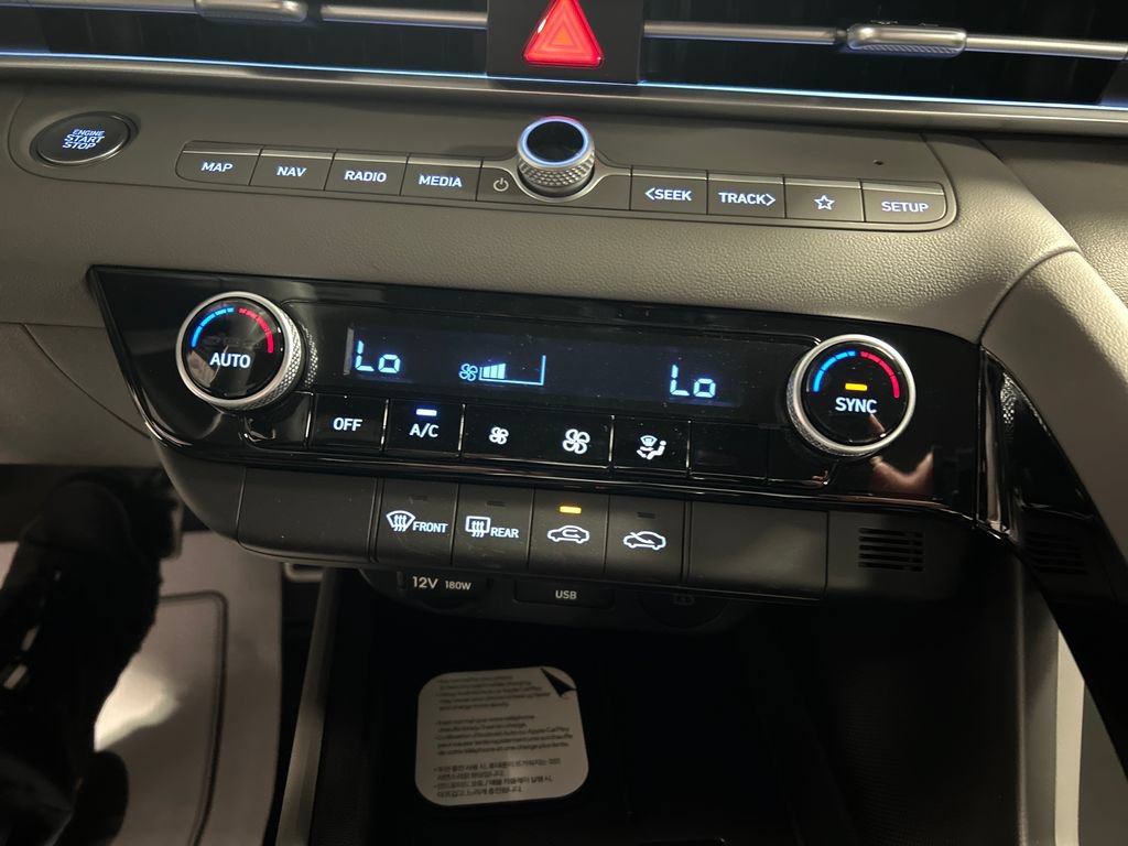 New 2026 Hyundai Elantra SEL FWD image 17