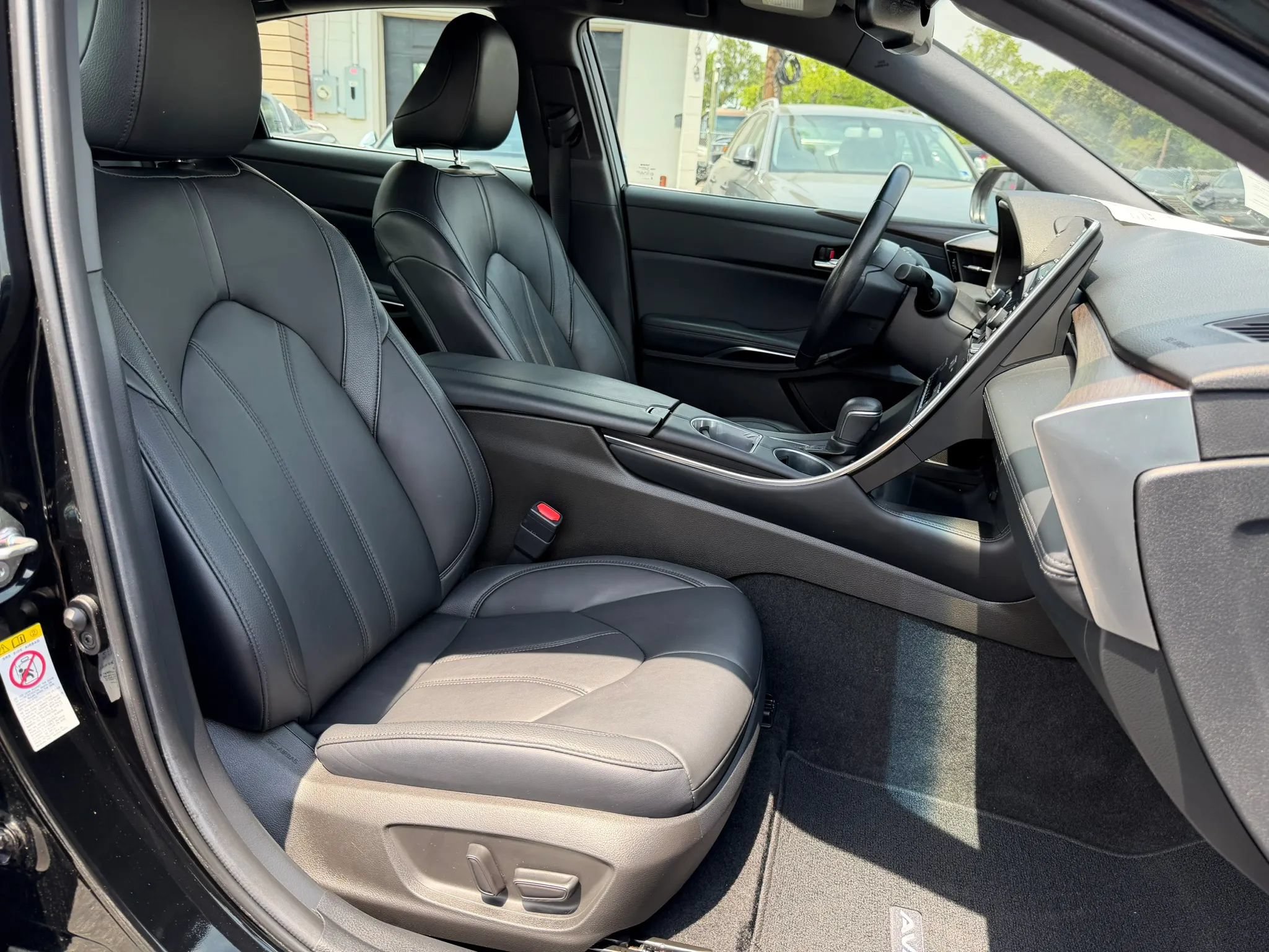 Used 2019 Toyota Avalon XLE FWD image 22
