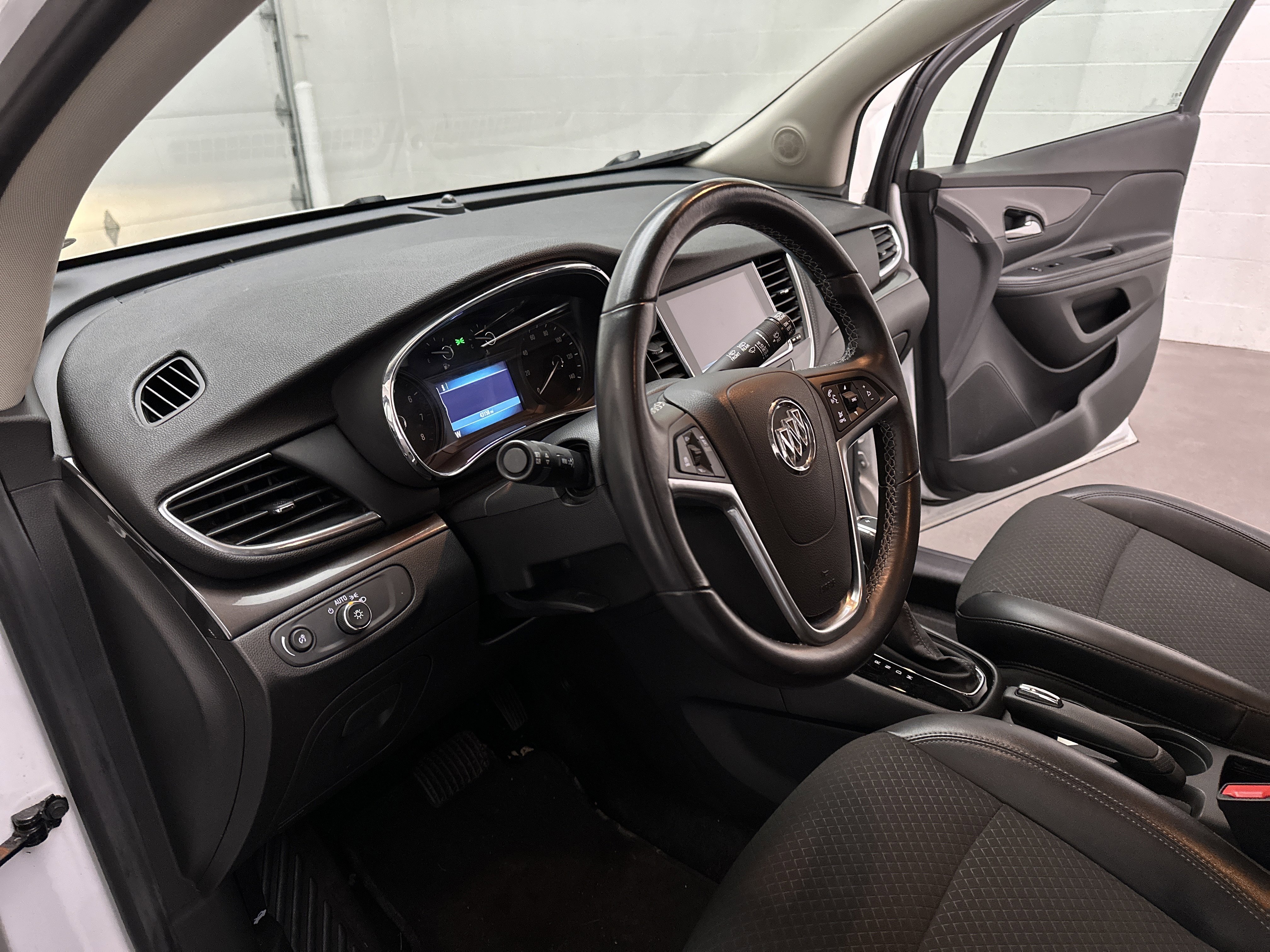 Used 2020 Buick Encore Preferred FWD image 14