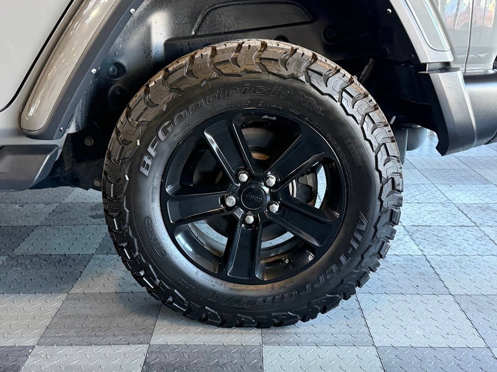 Used 2021 Jeep Wrangler Unlimited Sahara AWD/4WD image 30