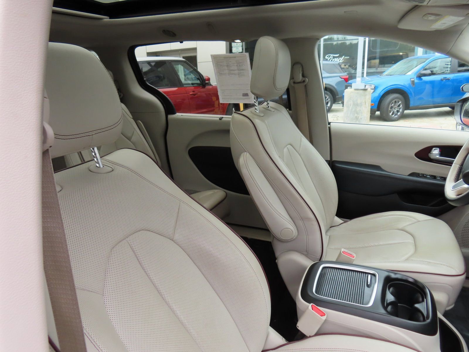 Used 2017 Chrysler Pacifica Limited image 33