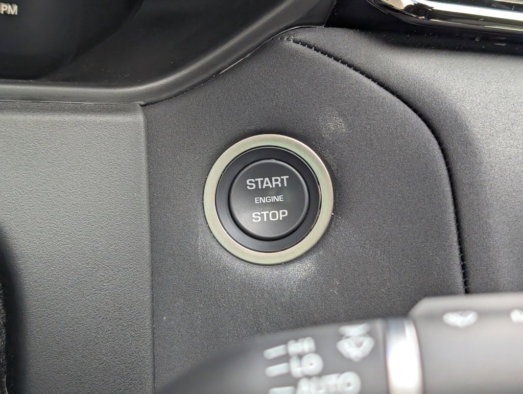 Certified 2025 Land Rover Range Rover Velar S image 12