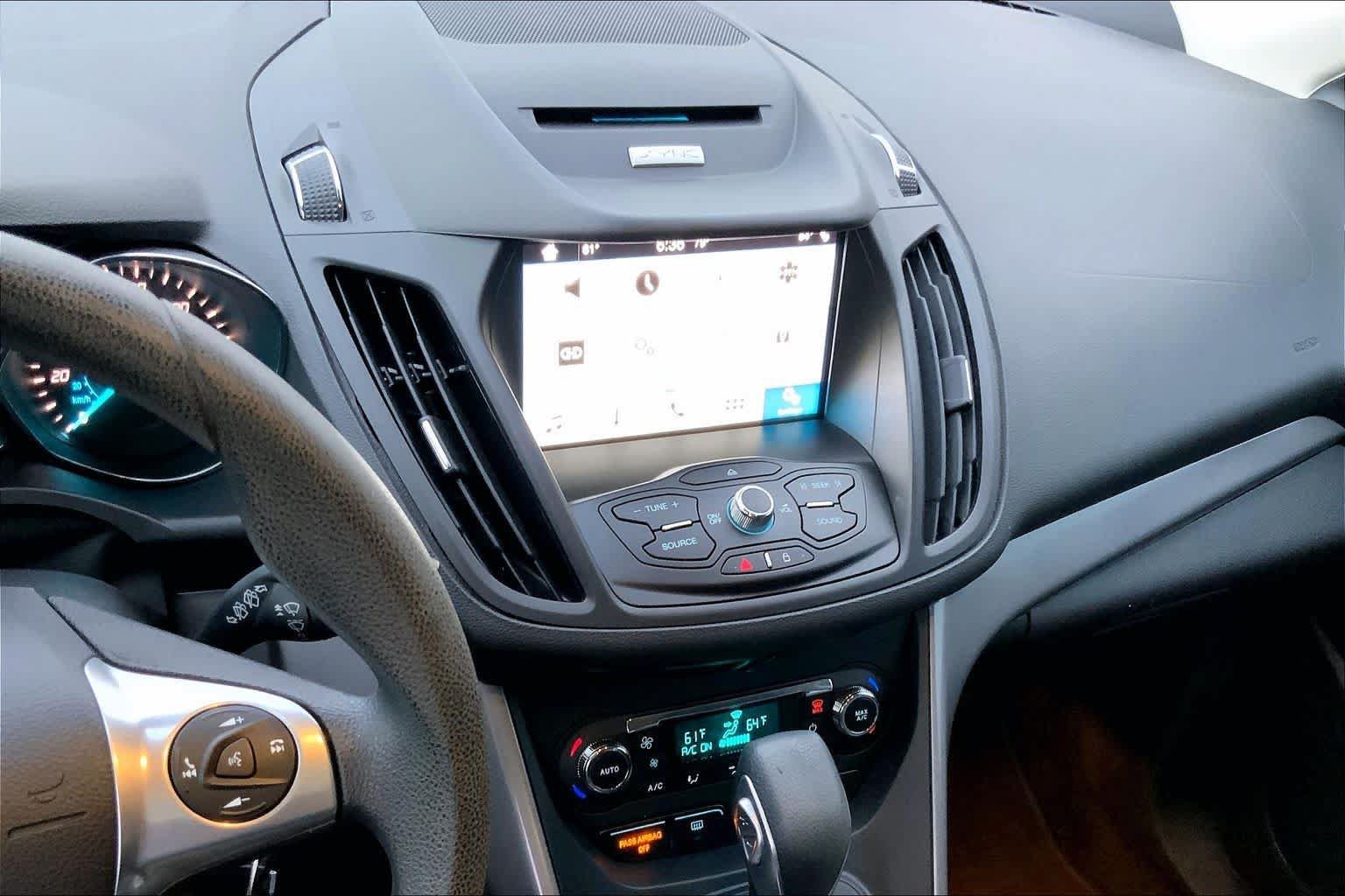 Used 2016 Ford Escape SE w/ Equipment Group 201A FWD image 7