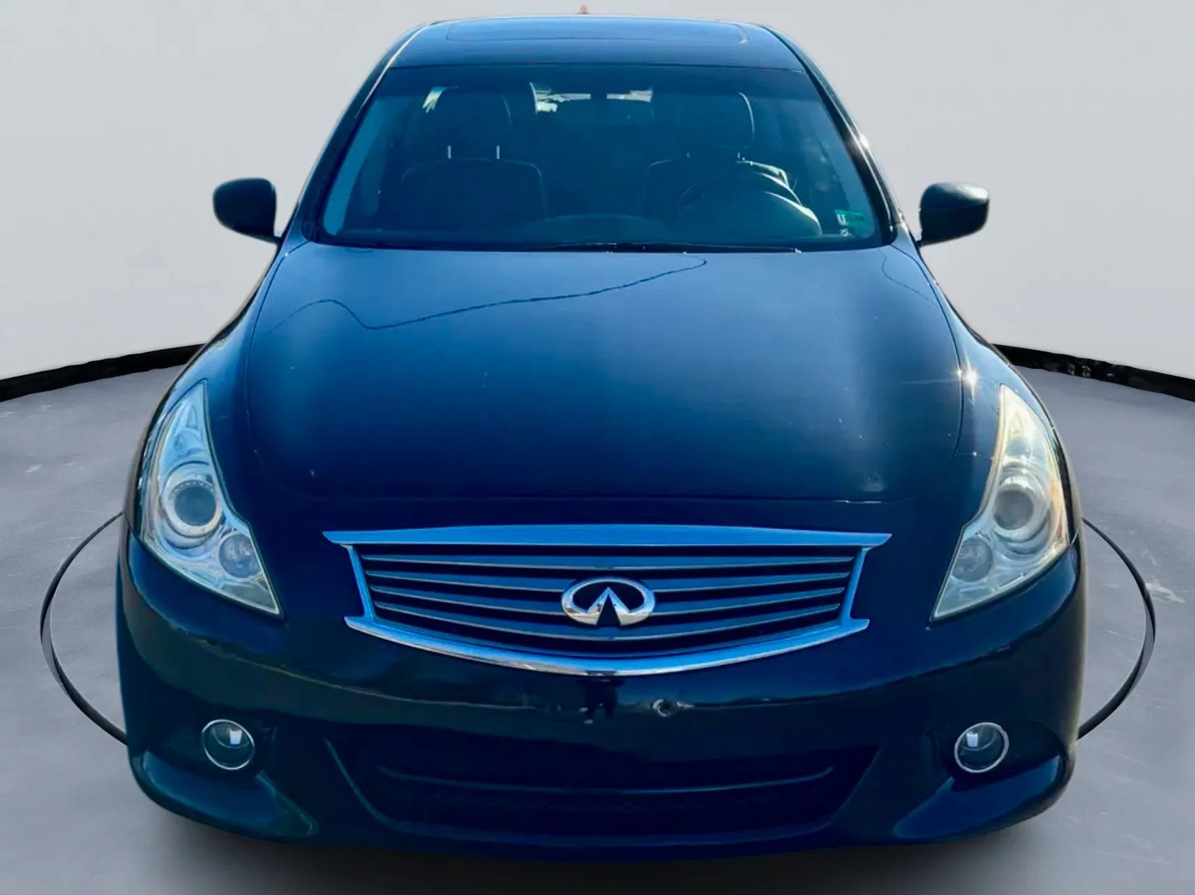 Used 2011 INFINITI G37 x Sedan w/ Premium Pkg image 2