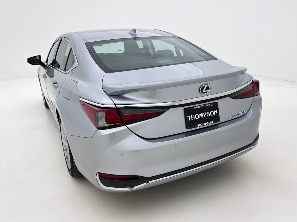 Used 2023 Lexus ES 300h Ultra Luxury image 8