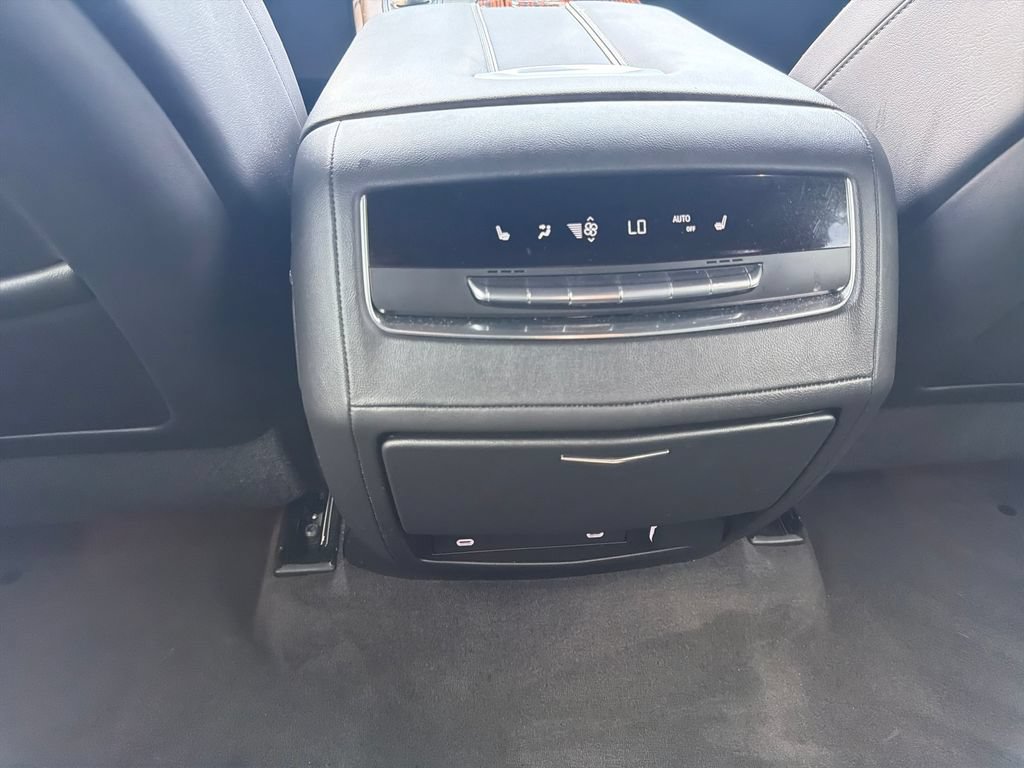 Certified 2023 Cadillac Escalade Premium Luxury AWD/4WD image 13