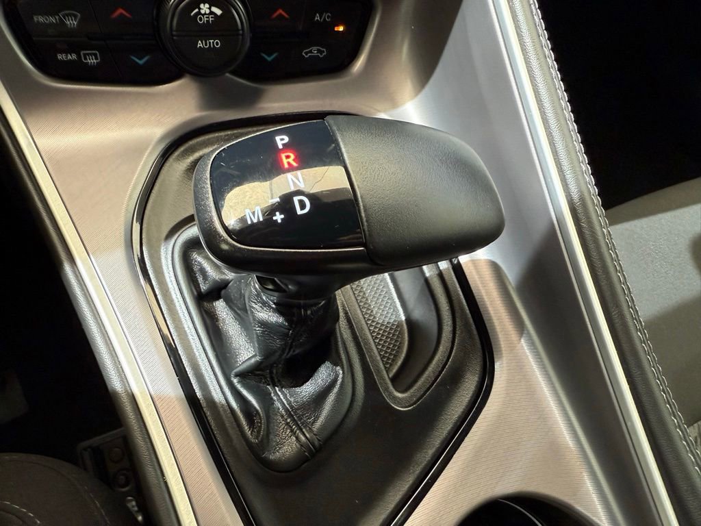 Used 2019 Dodge Challenger SXT w/ Driver Convenience Group RWD image 35