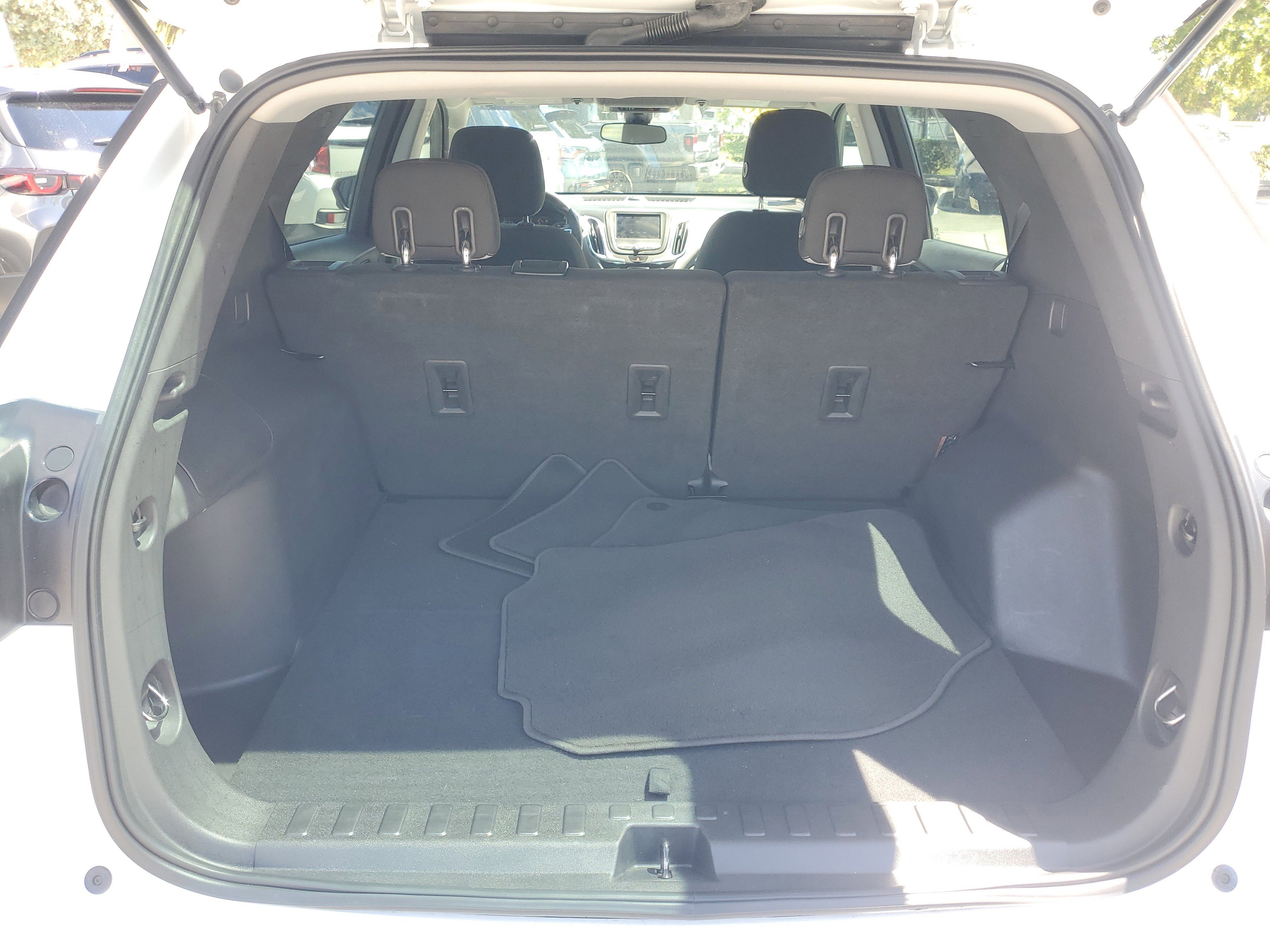 Used 2020 Chevrolet Equinox LS FWD image 9
