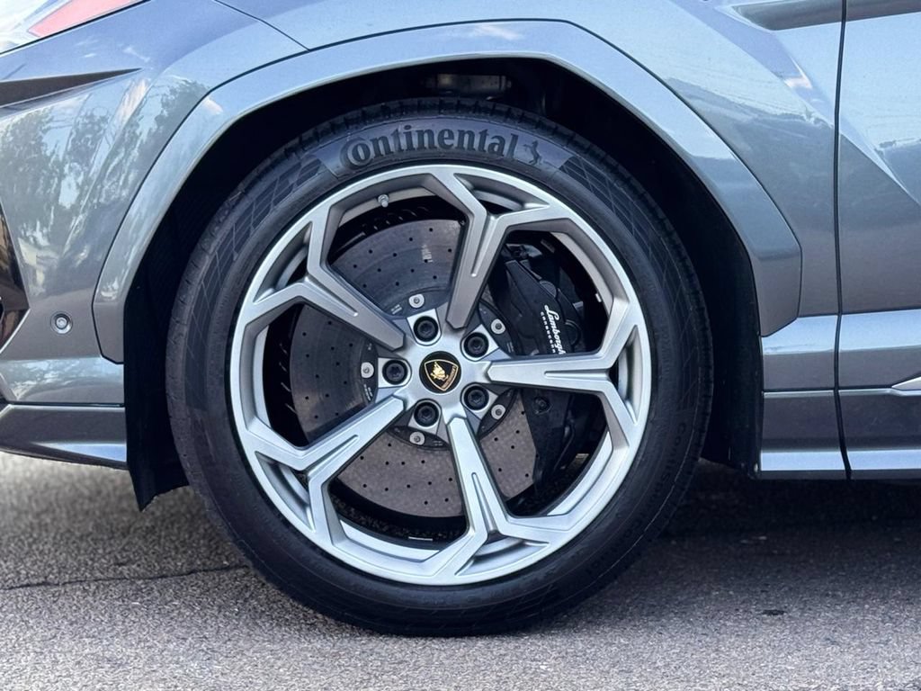 Used 2019 Lamborghini Urus AWD/4WD image 12