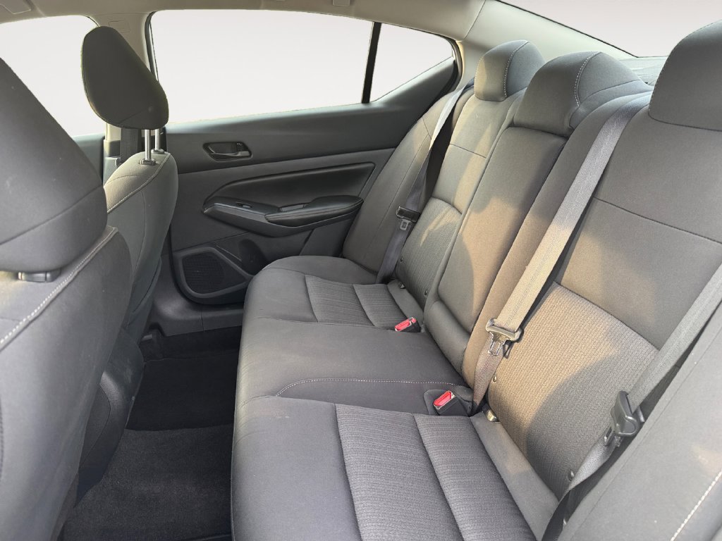 Used 2025 Nissan Altima 2.5 SV FWD image 13