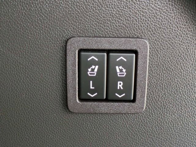 Used 2023 Buick Enclave Avenir image 15