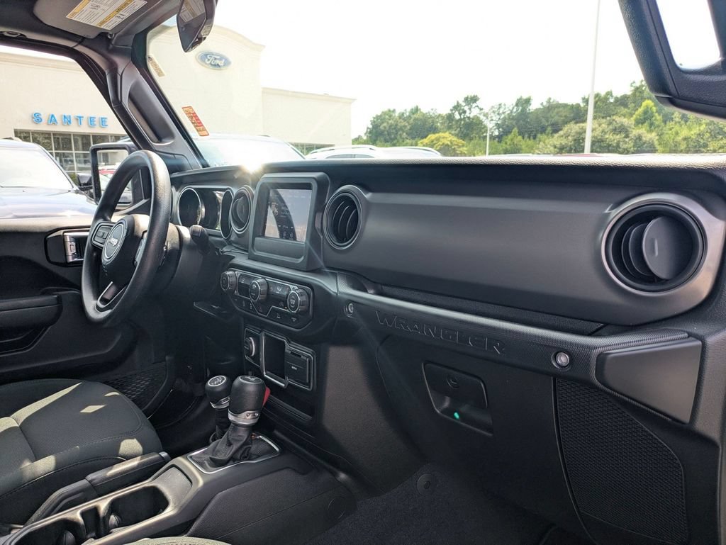 Used 2022 Jeep Wrangler Unlimited Sport AWD/4WD image 35